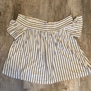 Off the shoulder American eagle top